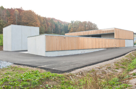 Bauhof Innermanzing, Holz Fassade