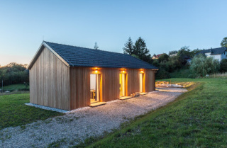 Einfamilienhaus modern mit Holz Fassade